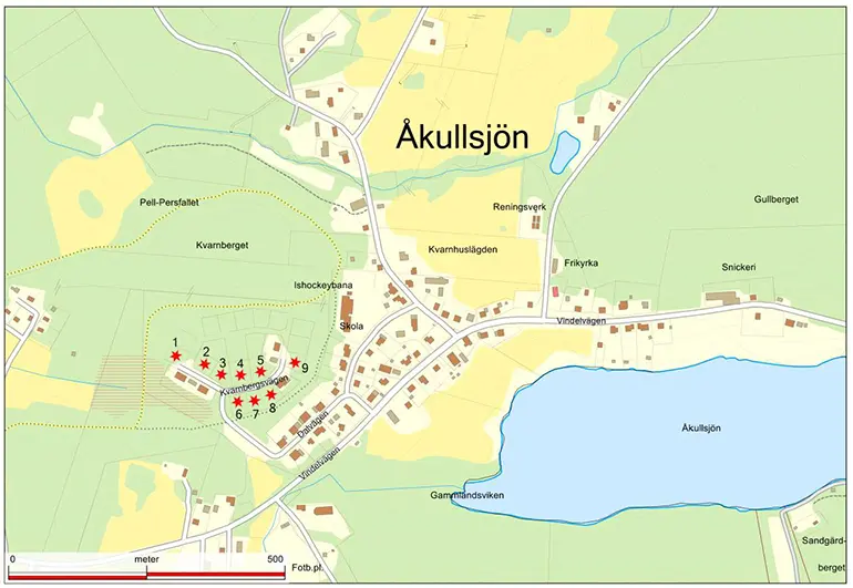 Översiktskarta Åkullsjön, markerad med röda stjärnor för lediga tomter